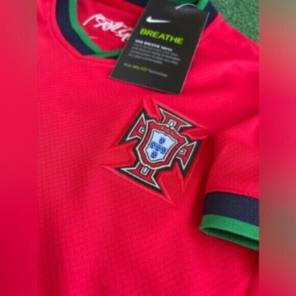 Kids Red and Green Soccer Matching Set - Picture 7 of 10